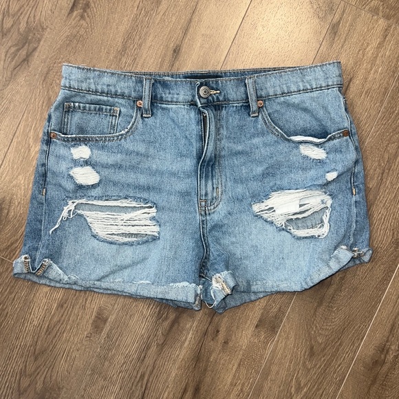 Aeropostale Mom Shorts Size 14 - Picture 1 of 4
